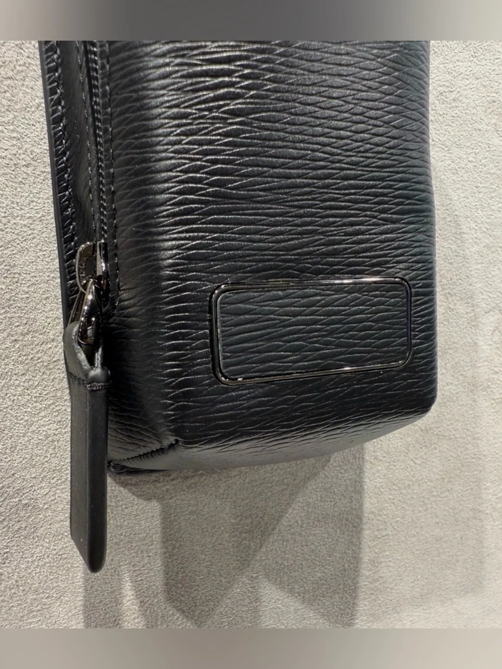 NEW Tumi EMBOSSED Leather Monogram Luggage Tag Zippered Pouch Buckle - BLACK